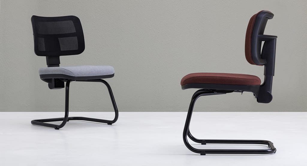 serie 2000 1 Cadeiras e poltronas fixas em diversos modelos, que alinham beleza e resistência;
